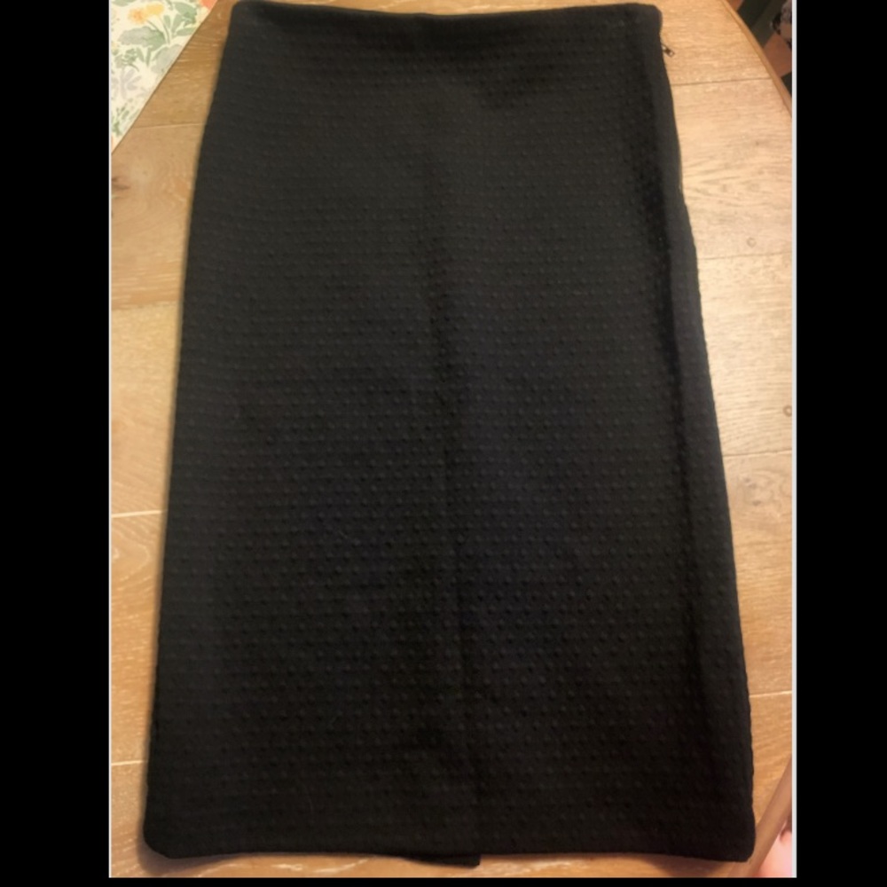 Stretchy pencil skirt